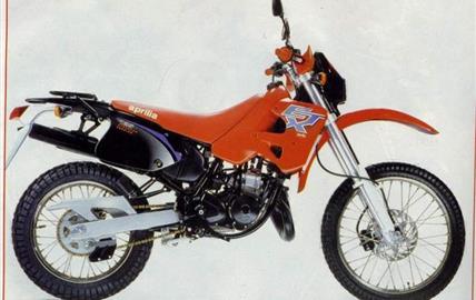 Thumbnail image for http://media.bikes.cz/Photo/img_48128O27648O108257O33O7645962OBO04507O0854O3.jpg?text=Aprilia ETX 125