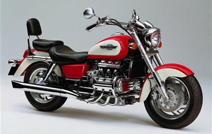 Thumbnail image for http://media.bikes.cz/Photo/img_48128O27648O109504O33O7734026OBO04507O0854O3.jpg?text=Honda F6C