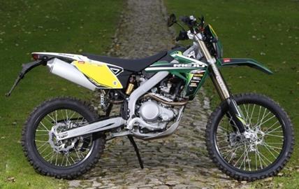 Thumbnail image for http://media.bikes.cz/Photo/img_48128O27648O122032O33O8618762OBO04507O0854O3.jpg?text=Rieju MRT200 LC Pro Comp