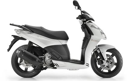 Thumbnail image for http://media.bikes.cz/Photo/img_48128O27648O133777O33O9448202OBO04507O0854O3.jpg?text=Aprilia Sportcity Cube 300