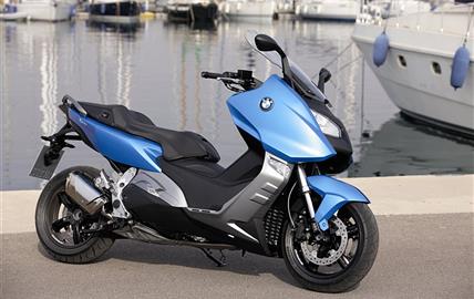 Thumbnail image for http://media.bikes.cz/Photo/img_48128O27648O134473O33O9497354OBO04507O0854O3.jpg?text=BMW C 600 Sport