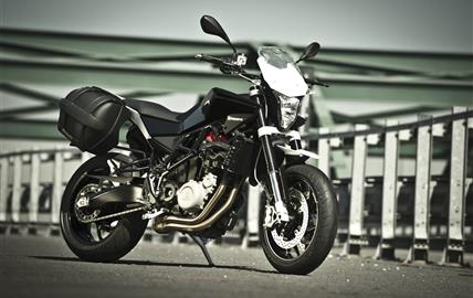 Thumbnail image for http://media.bikes.cz/Photo/img_48128O27648O136735O33O9657098OBO04507O0854O3.jpg?text=Husqvarna Nuda 900