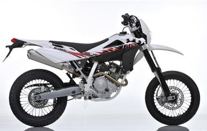 Thumbnail image for http://media.bikes.cz/Photo/img_48128O27648O136996O33O9675530OBO04507O0854O3.jpg?text=Husqvarna SMS 125