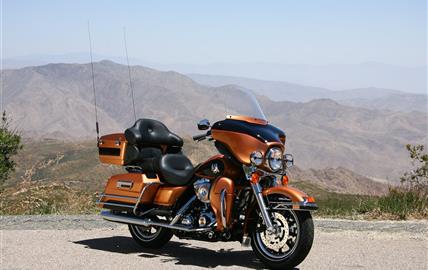 Thumbnail image for http://media.bikes.cz/Photo/img_48128O27648O143289O33O10119946OBO04507O0854O3.jpg?text=Harley-Davidson FLHTCU Ultra Classic Electra Glide