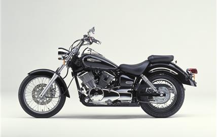 Thumbnail image for http://media.bikes.cz/Photo/img_48128O27648O144014O33O10171146OBO04507O0854O3.jpg?text=Yamaha XVS250 Drag Star 2001-