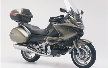 Thumbnail image for http://media.bikes.cz/Photo/img_48128O27648O144072O33O10175242OBO04507O0854O3.jpg?text=Honda NT 700 V Deauville