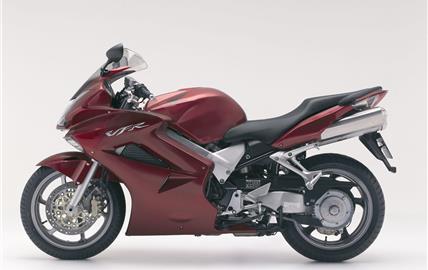 Thumbnail image for http://media.bikes.cz/Photo/img_48128O27648O145116O33O10248970OBO04507O0854O3.jpg?text=Honda VFR 800