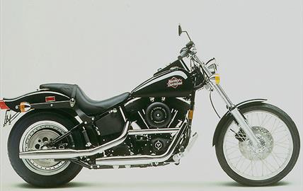 Thumbnail image for http://media.bikes.cz/Photo/img_48128O27648O18908O33O1336074OBO04507O0854O3.jpg?text=Harley-Davidson Night Train