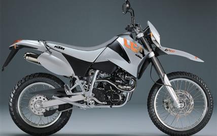 Thumbnail image for http://media.bikes.cz/Photo/img_48128O27648O22127O33O1563402OBO04507O0854O3.jpg?text=KTM 640 LC4-E silver 18 lt.