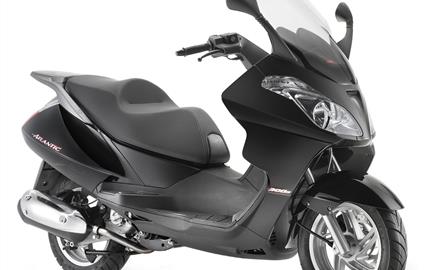 Thumbnail image for http://media.bikes.cz/Photo/img_48128O27648O3712O33O262922OBO04507O0854O3.jpg?text=Aprilia Atlantic 300 Sprint