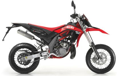 Thumbnail image for http://media.bikes.cz/Photo/img_48128O27648O3799O33O269066OBO04507O0854O3.jpg?text=Aprilia SX 125 Supermoto