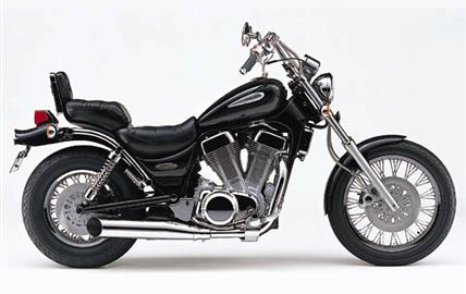 Thumbnail image for http://media.bikes.cz/Photo/img_48128O27648O51707O33O3652362OBO04507O0854O3.jpg?text=Suzuki VS 1400 Intruder / Highway Edition
