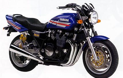 Thumbnail image for http://media.bikes.cz/Photo/img_48128O27648O52084O33O3678986OBO04507O0854O3.jpg?text=Yamaha XJR 1200 SP Christian Sarron Replika