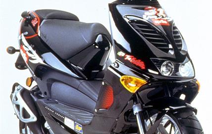 Thumbnail image for http://media.bikes.cz/Photo/img_48128O27648O53244O33O3760906OBO04507O0854O3.jpg?text=Aprilia SR Racing