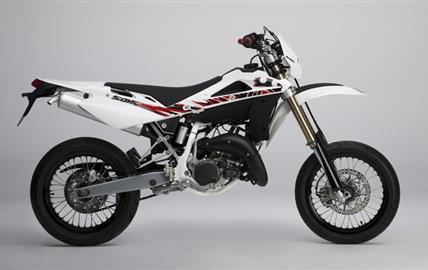 Thumbnail image for http://media.bikes.cz/Photo/img_48128O27648O6293O33O445194OBO04507O0854O3.jpg?text=Husqvarna SM 125