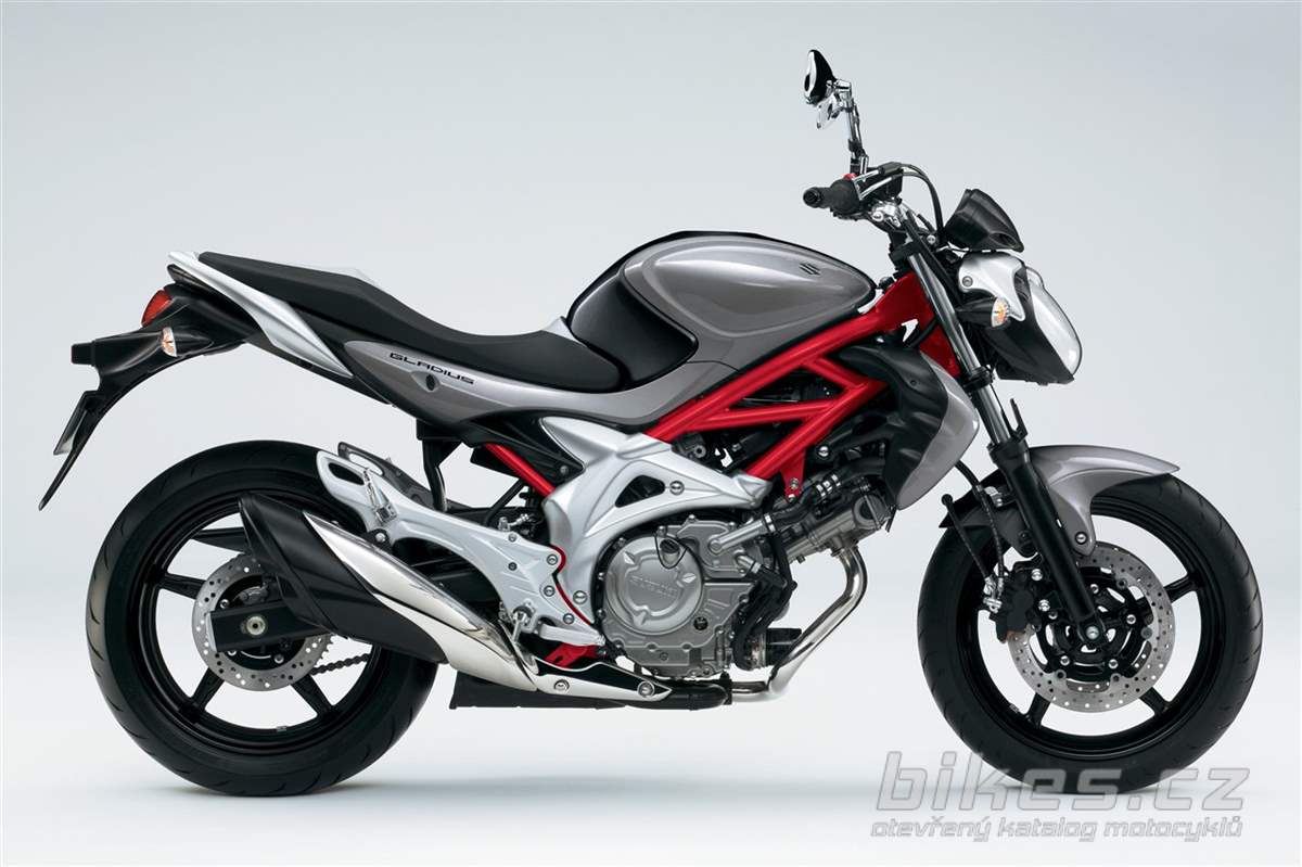 Suzuki SFV 650 Gladius (2012) názory motorkářů, technické parametry, servisní manuály Suzuki