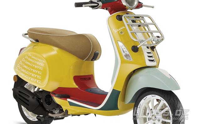 Vespa Primavera Sean Wotherspoon