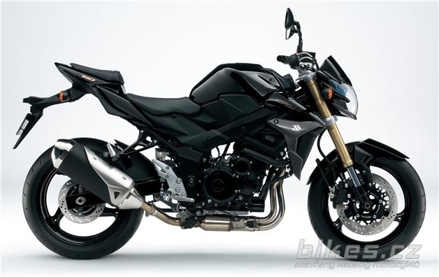 Suzuki GSR 750