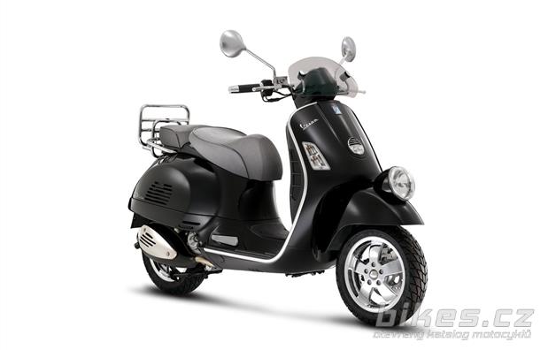 Vespa GTV Via Montenapoleone