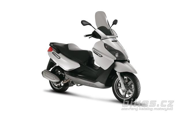 Piaggio X7 125