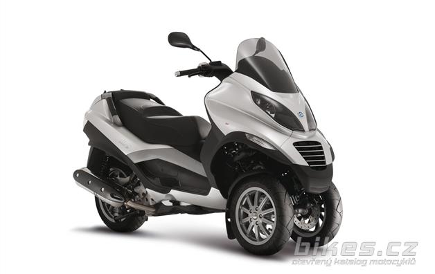 Piaggio MP3 400
