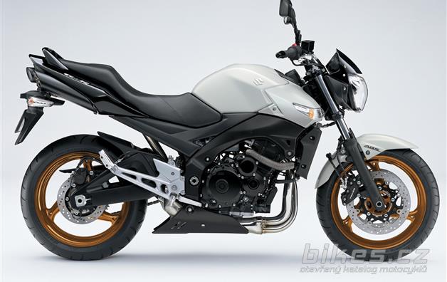 Suzuki GSR 600