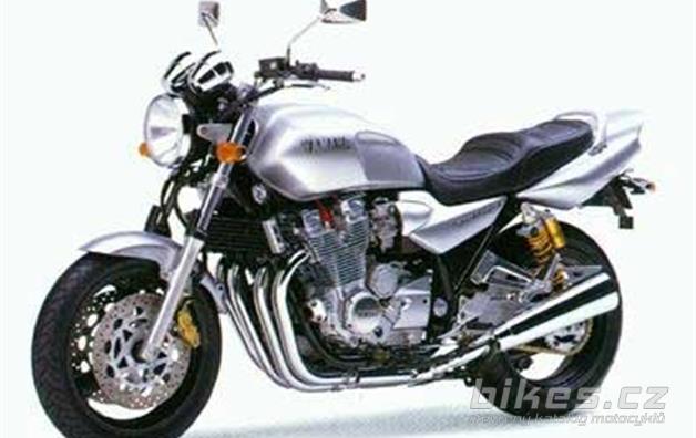 Yamaha XJR 1300