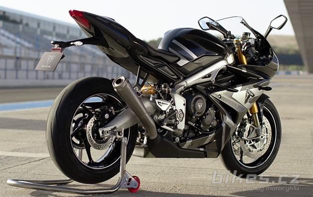 Triumph Daytona Moto2 765