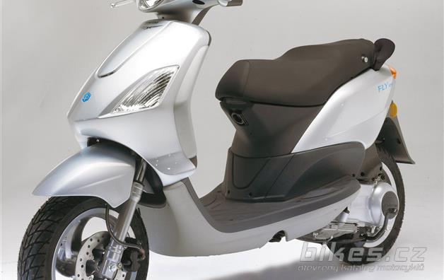 Piaggio Fly 125