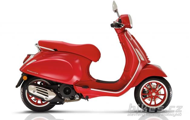 Vespa Primavera Red 125
