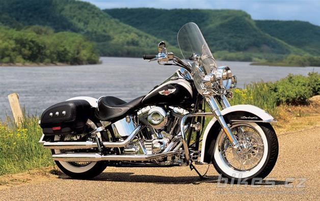 Harley-Davidson FLSTN Softail Deluxe