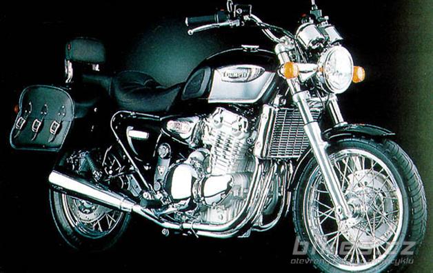 Triumph THUNDERBIRD 900