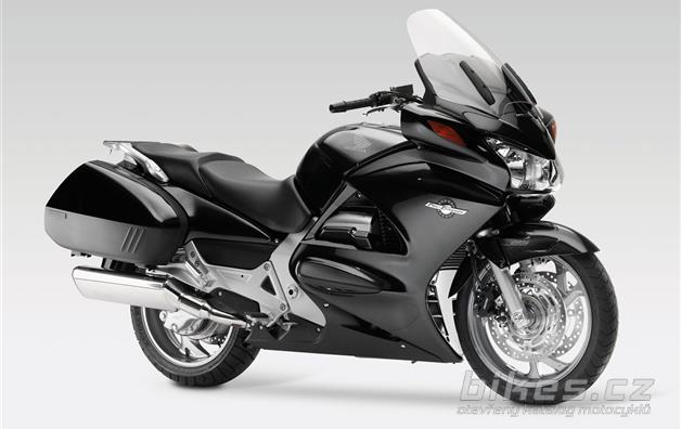 Honda ST1300A Pan-European