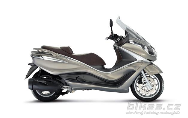 Piaggio X 10