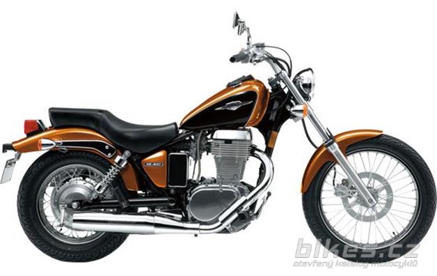 Suzuki Boulevard S40