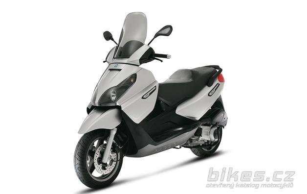 Piaggio X7 300