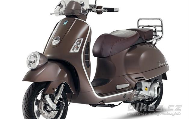 Vespa GTV Vie Della Moda