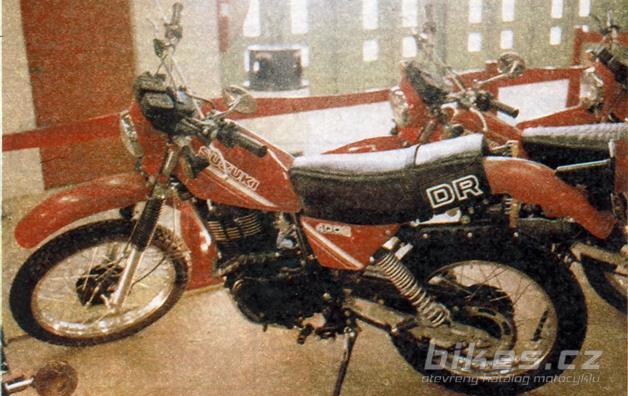 Suzuki DR 400 S