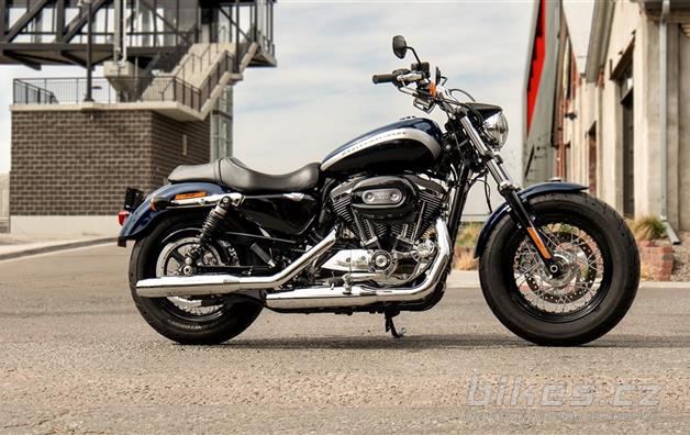 Harley-Davidson Sportster 1200 Custom