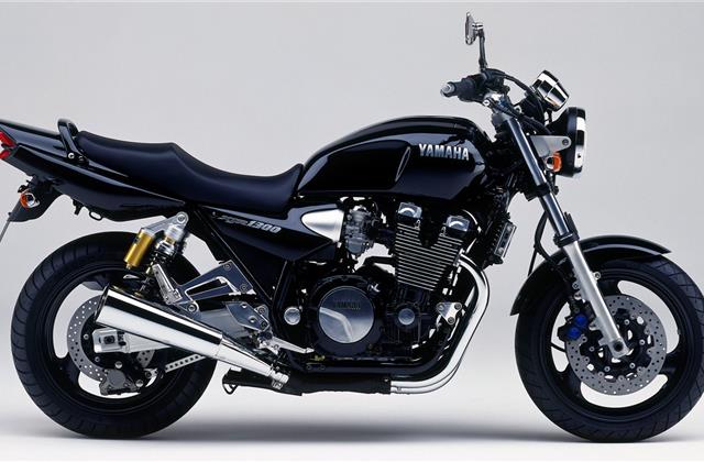 Yamaha XJR 1200