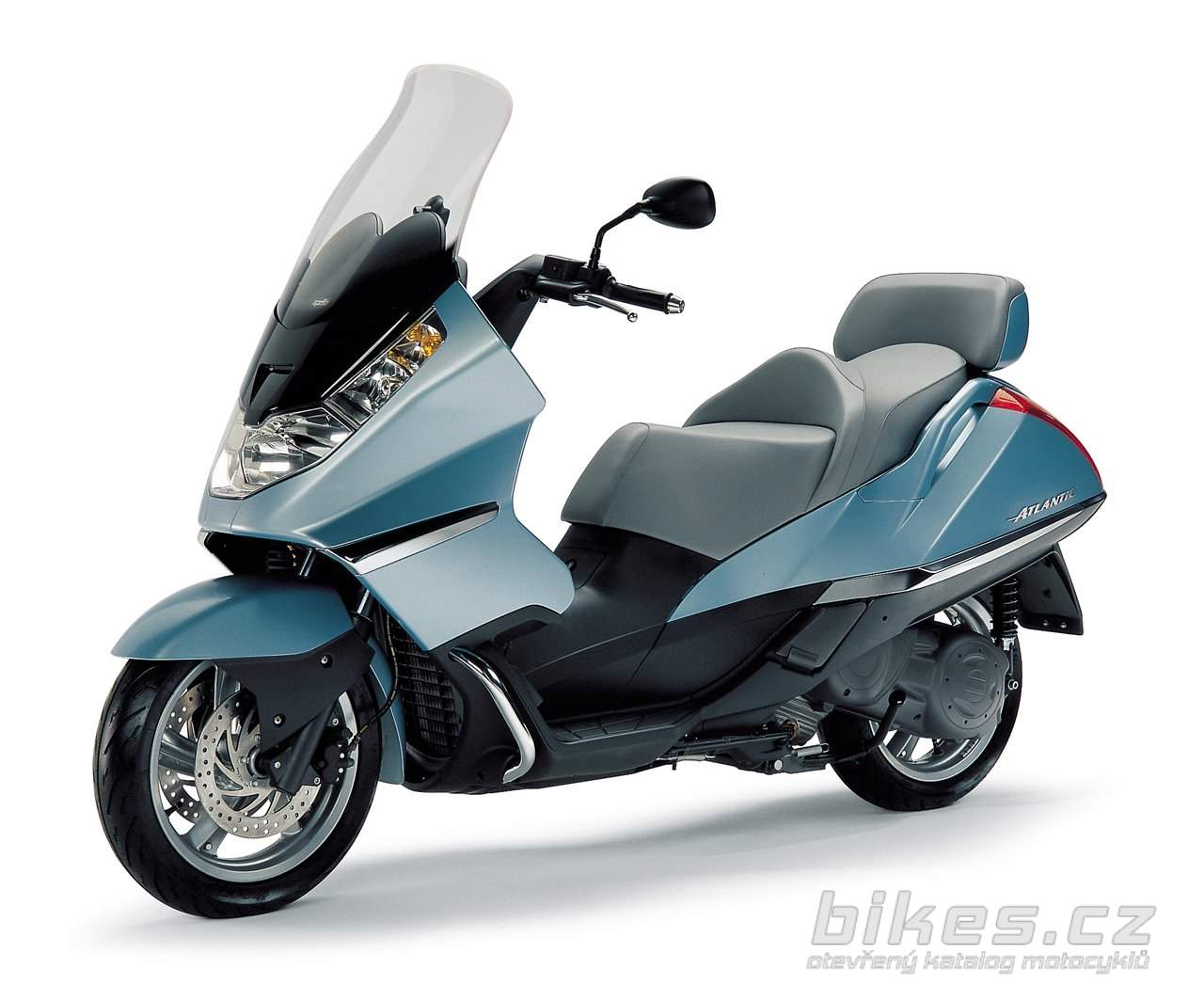 Aprilia Atlantic 500 2001 technické parametry, názory motorkářů